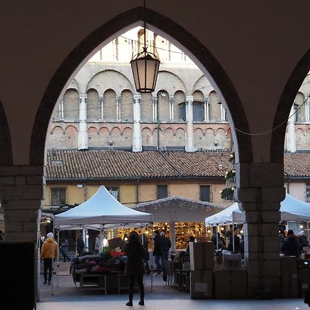 A Room For You Ferrara Bagian luar foto